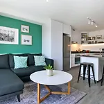 Luxury Family Apartment In Castle Rock With Great Views Of Table Mountain