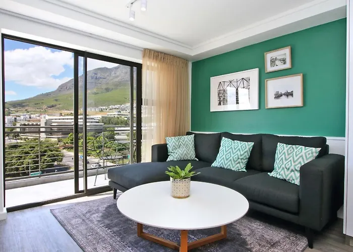 Luxury Family Apartment In Castle Rock With Great Views Of Table Mountain